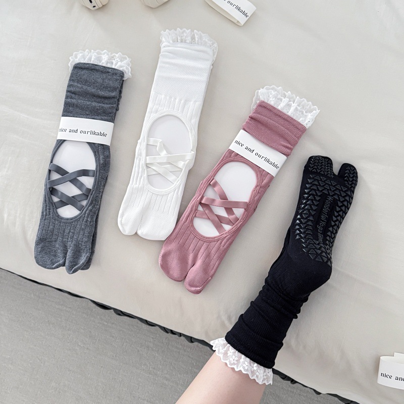 Lace Trim Split Toe Yoga Socks - огляд і ціна Yoga Mat